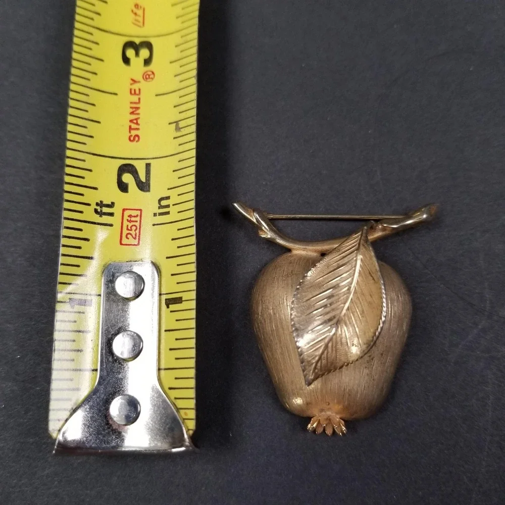 Vintage Gold Tone Textured Apple Brooch Pin‎ Leaf Branch Stem Mid-Century Modern